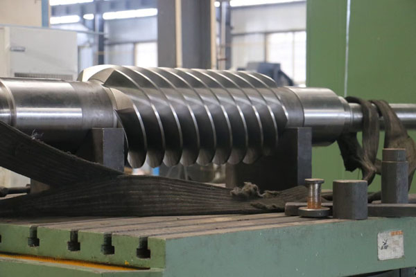 3 米的蝸桿，配套銅渦輪